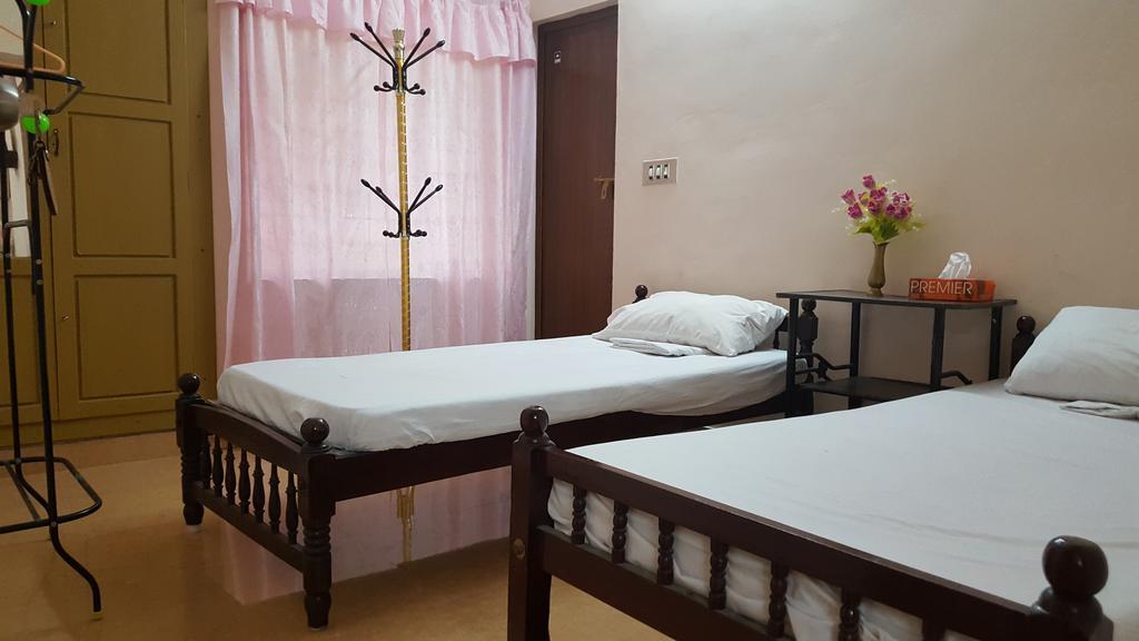 Valiyathayil Home Stay Kochi ภายนอก รูปภาพ