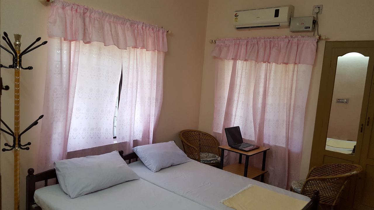 Valiyathayil Home Stay Kochi ภายนอก รูปภาพ