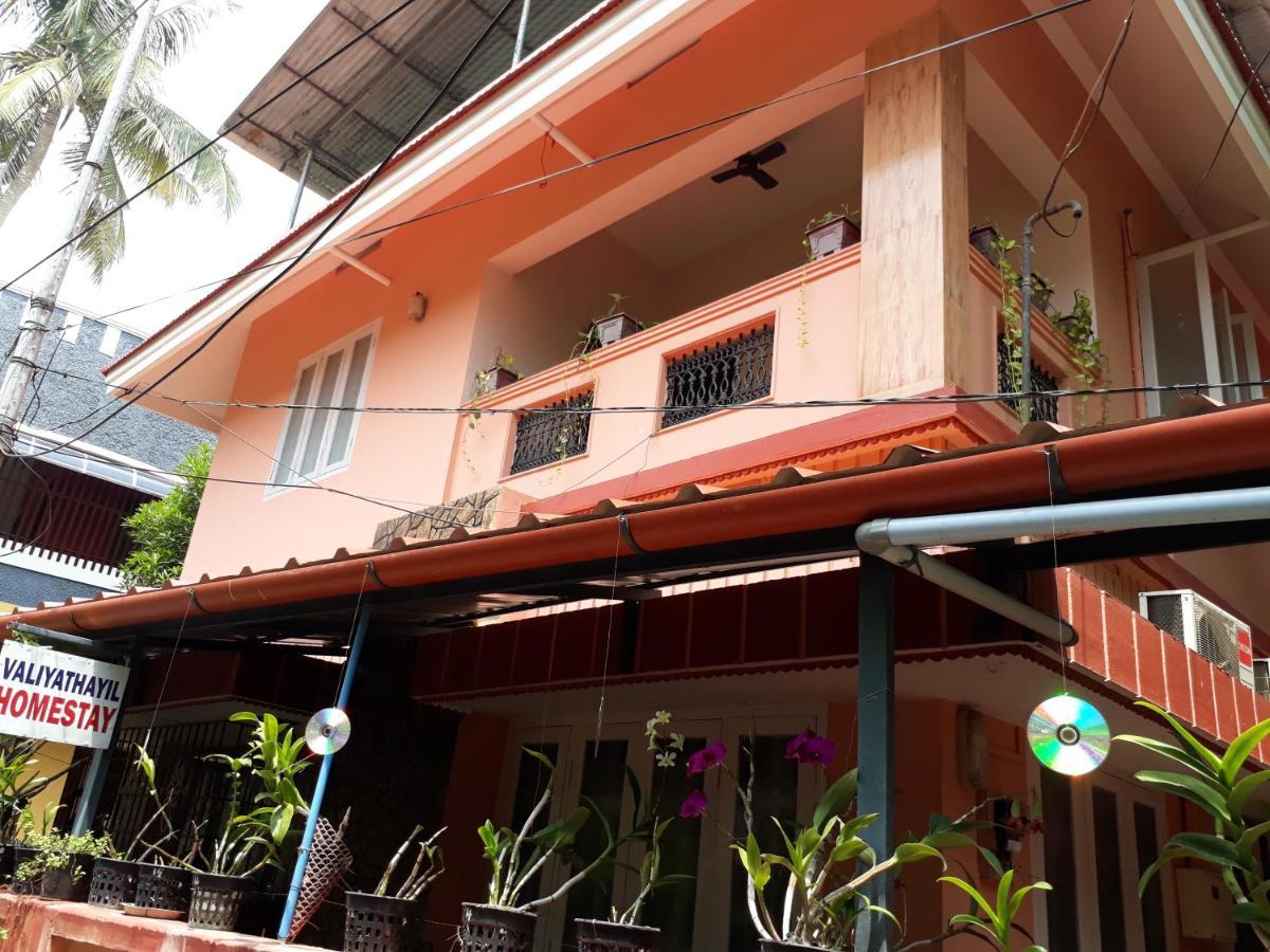 Valiyathayil Home Stay Kochi ภายนอก รูปภาพ